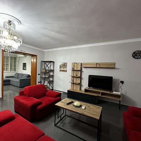 Tirana Treasure: Chic 2Br-Apartment 8Min To Skanderbeg Place ภายนอก รูปภาพ