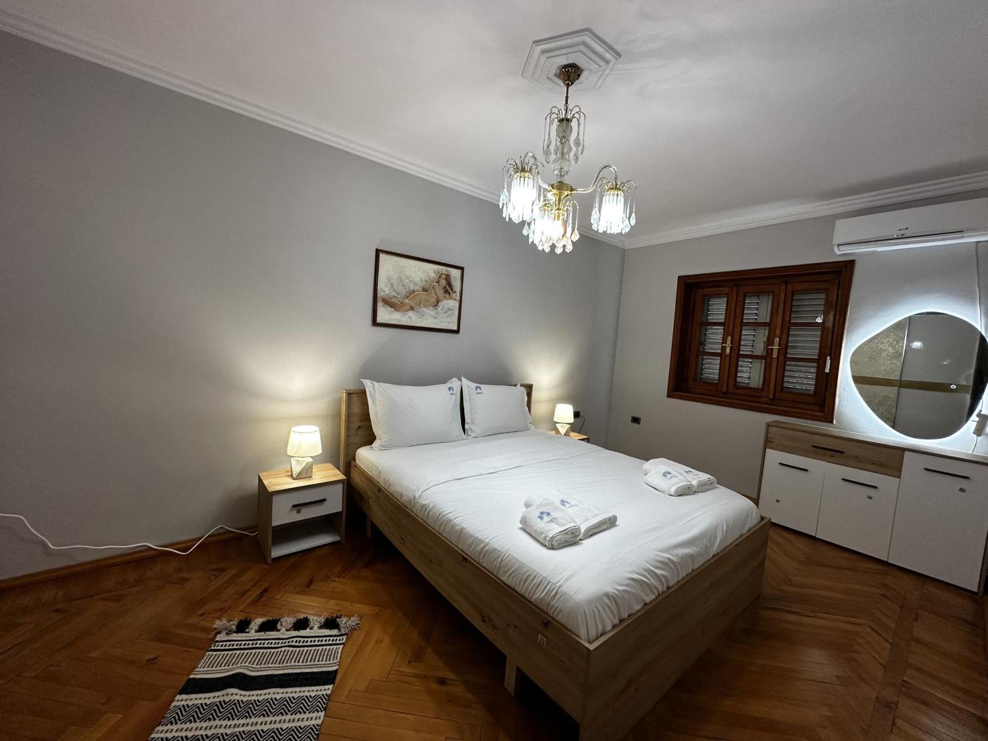 Tirana Treasure: Chic 2Br-Apartment 8Min To Skanderbeg Place ภายนอก รูปภาพ