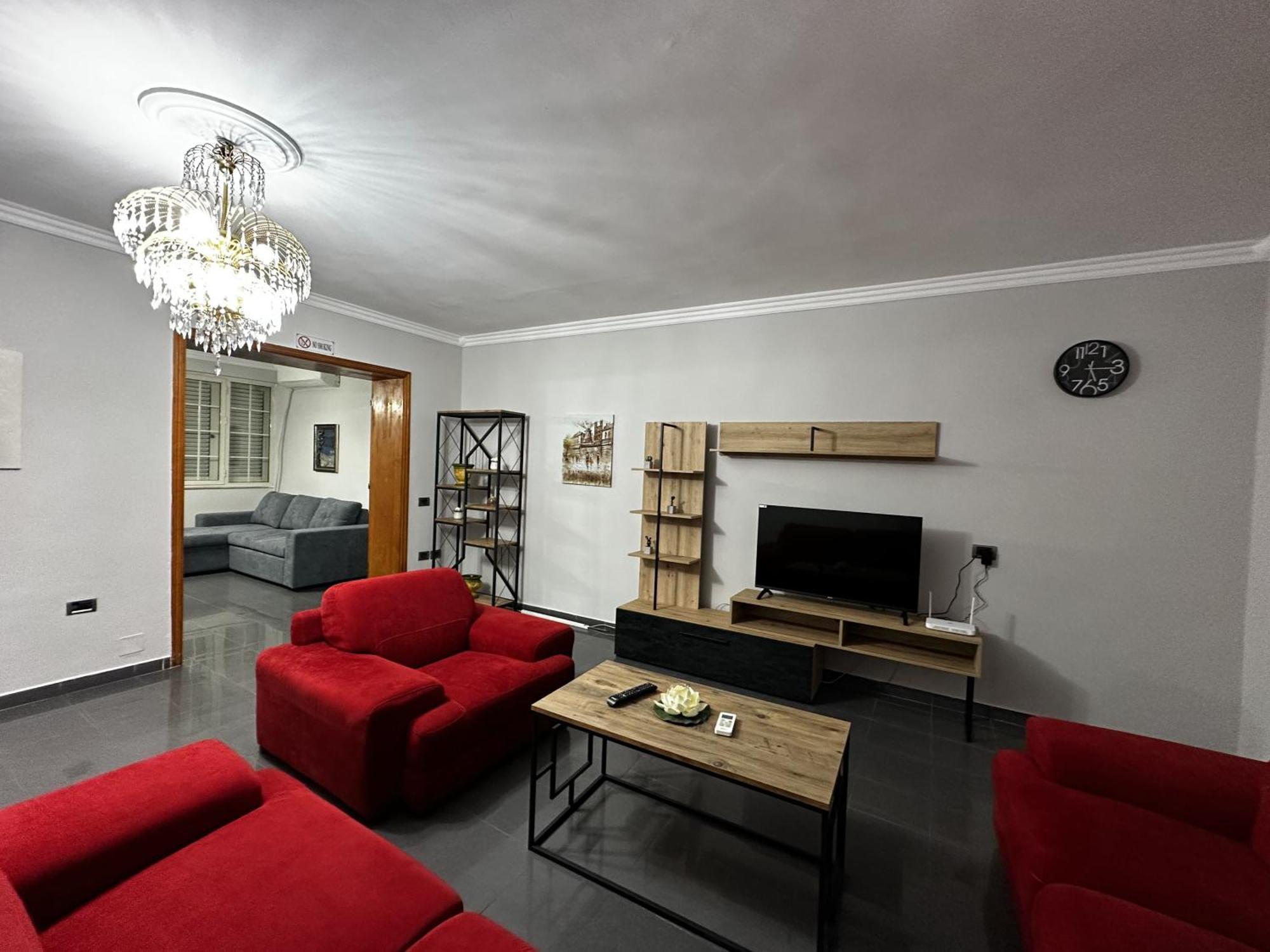 Tirana Treasure: Chic 2Br-Apartment 8Min To Skanderbeg Place ภายนอก รูปภาพ
