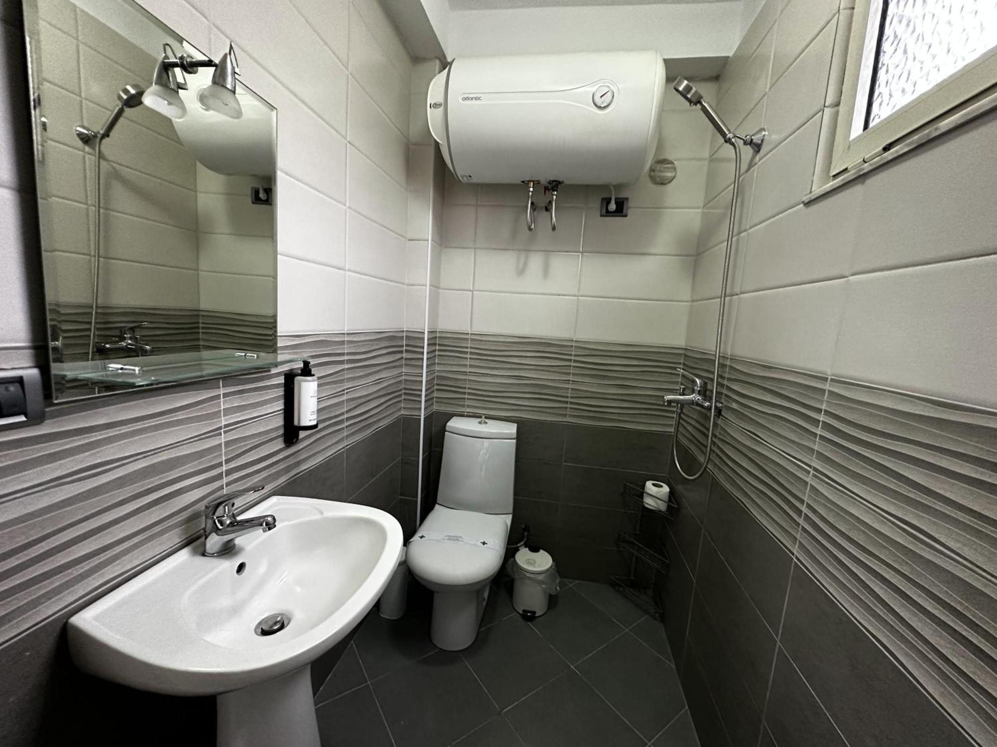 Tirana Treasure: Chic 2Br-Apartment 8Min To Skanderbeg Place ภายนอก รูปภาพ